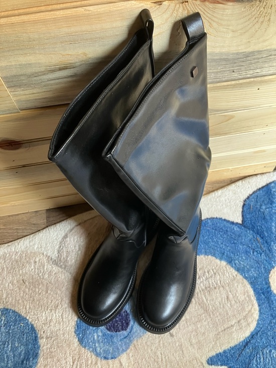 Feetquake Shoes - Women’s Black Leather Heeled Pull-On Boots
